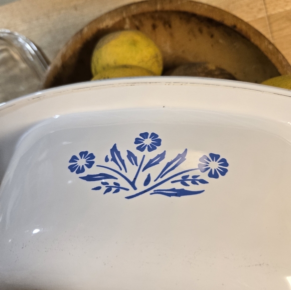 Vintage Corning Ware. (OS) - Picture 9 of 10